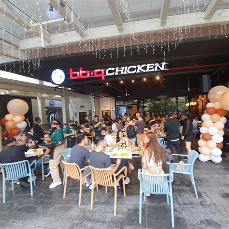 14 Best Fried Chicken Restaurants in Manila [2024].